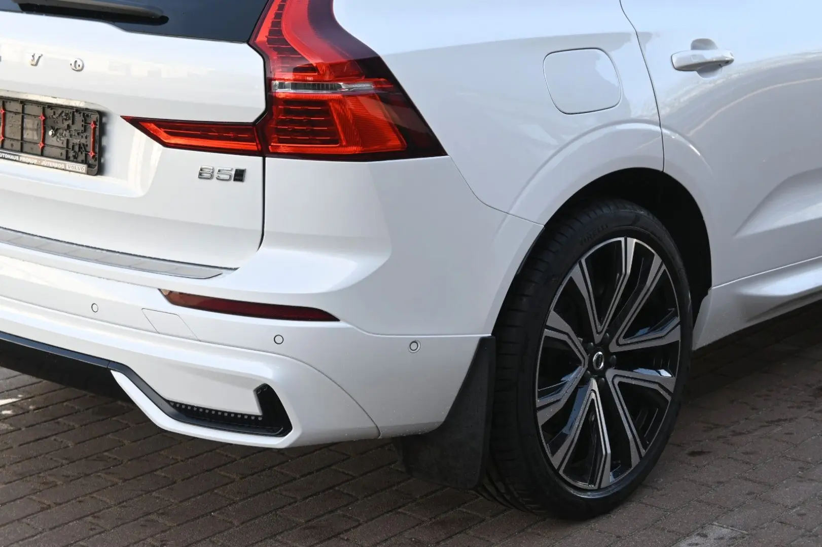 XC60 B5D AWD R-Design LUFT 360 H&K STHZ HUD QI