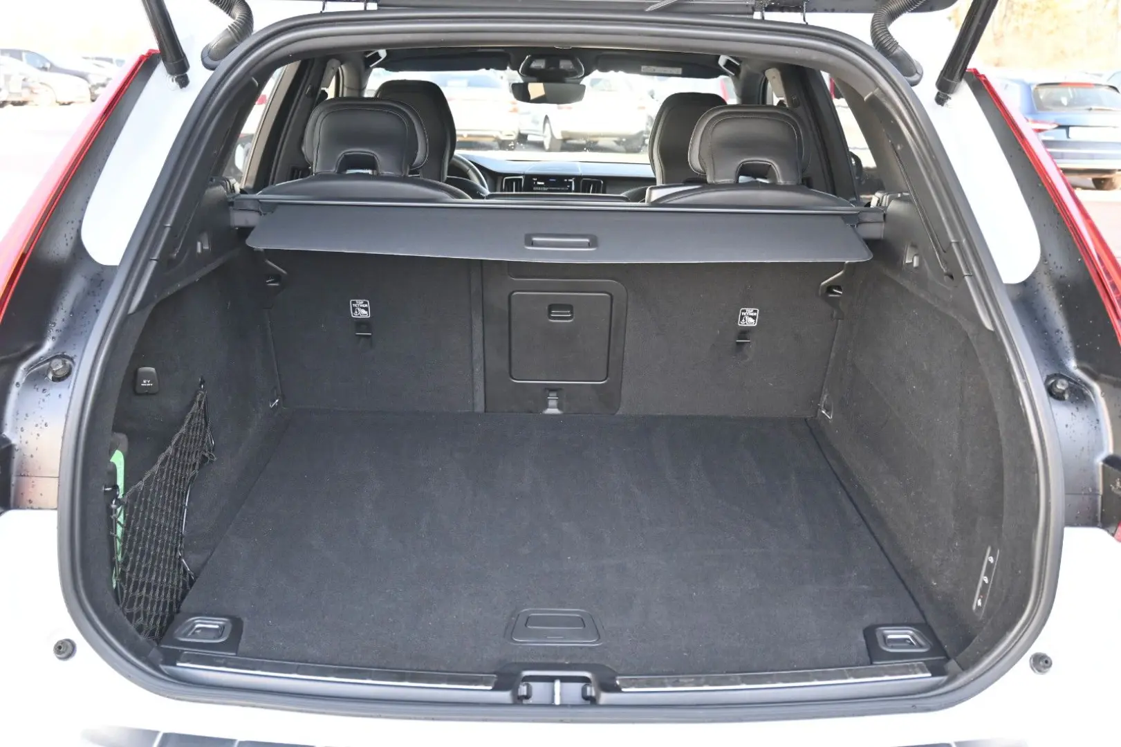 XC60 B5D AWD R-Design LUFT 360 H&K STHZ HUD QI
