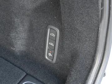 XC60 B5D AWD R-Design LUFT 360 H&K STHZ HUD QI