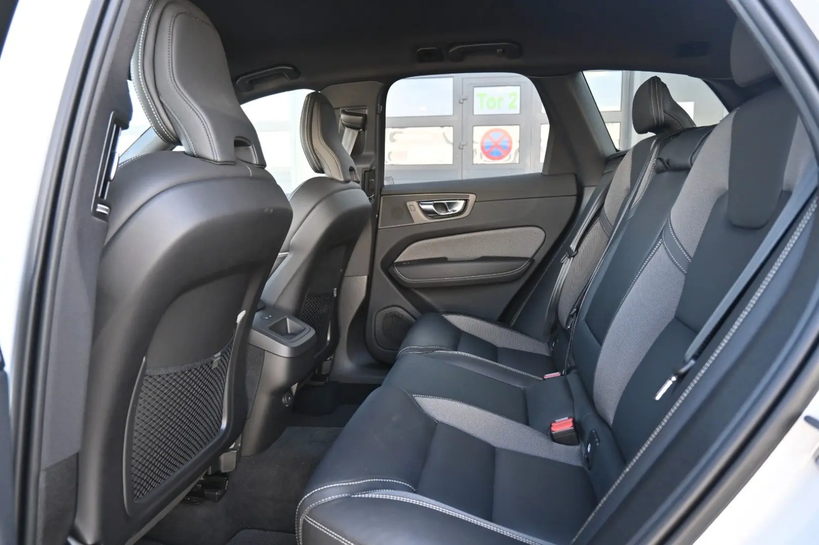 XC60 B5D AWD R-Design LUFT 360 H&K STHZ HUD QI