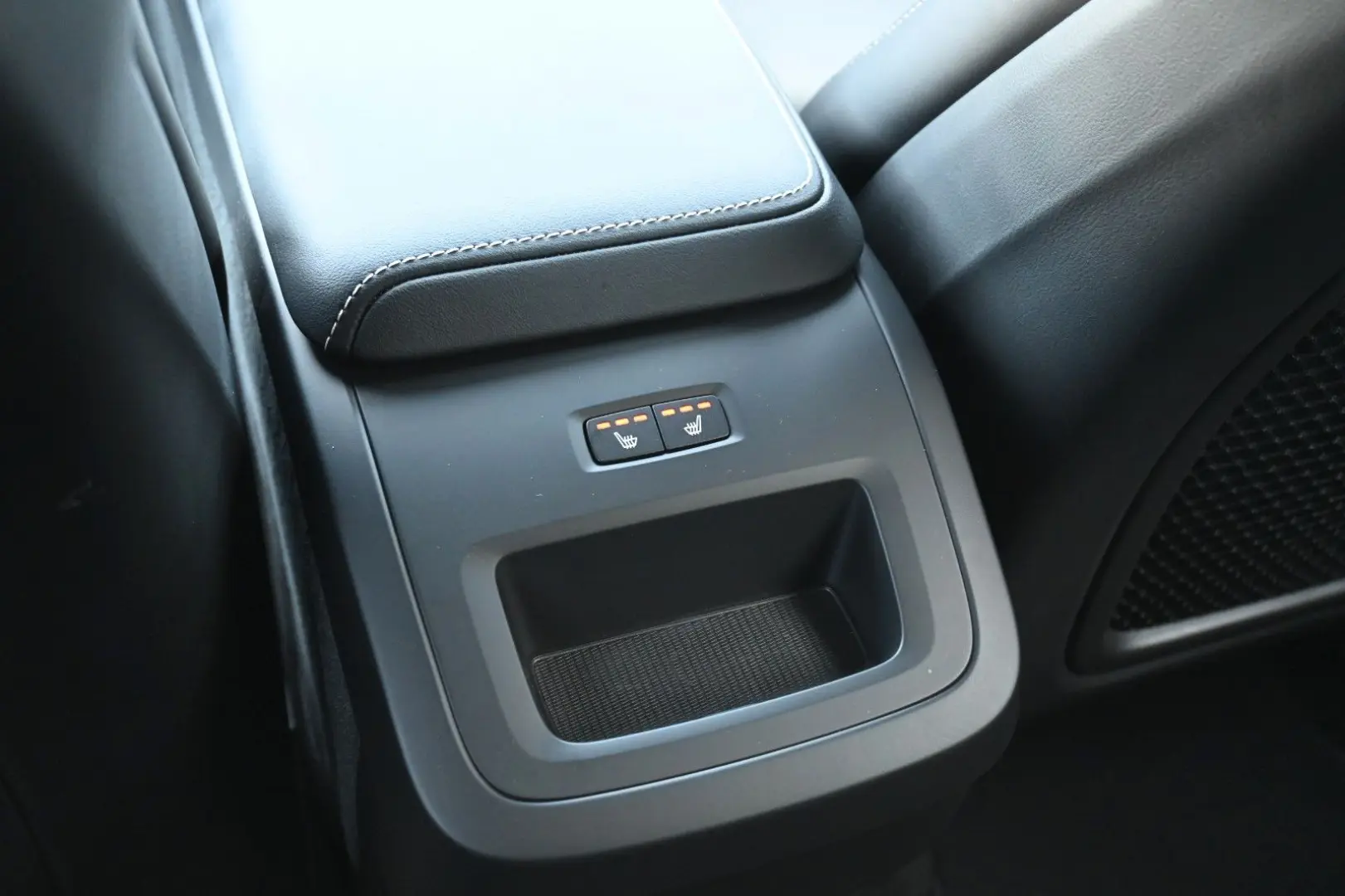 XC60 B5D AWD R-Design LUFT 360 H&K STHZ HUD QI
