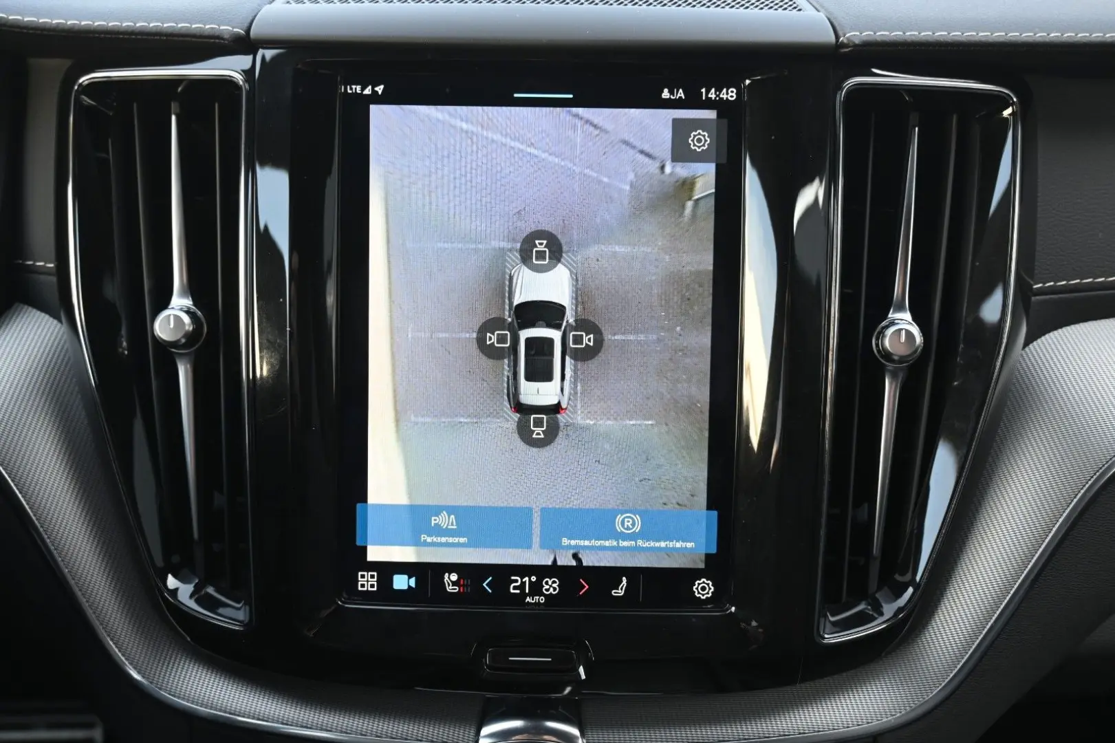 XC60 B5D AWD R-Design LUFT 360 H&K STHZ HUD QI