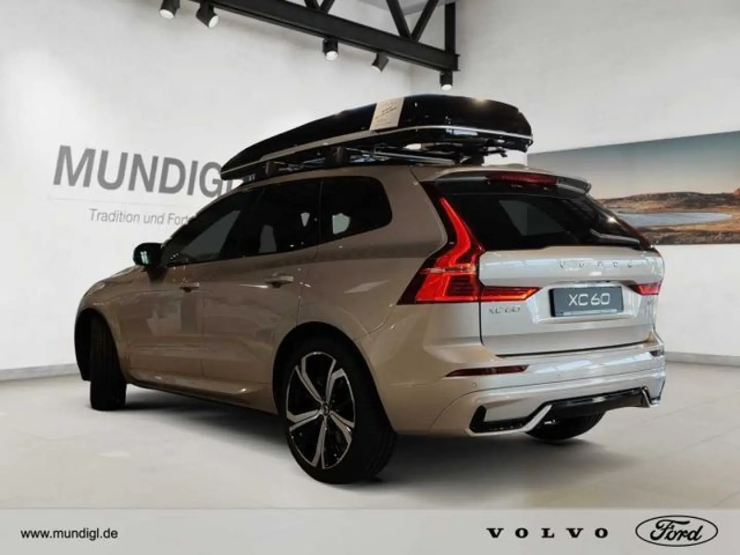 XC60 Plus Diesel  B4 AWD Mild-Hybrid  Dark Luftf