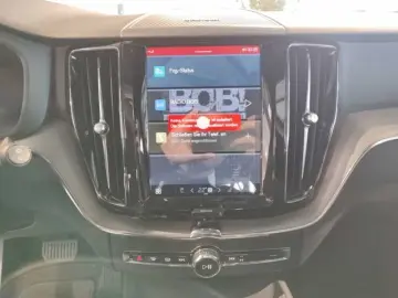 XC60 Plus Diesel  B4 AWD Mild-Hybrid  Dark Luftf