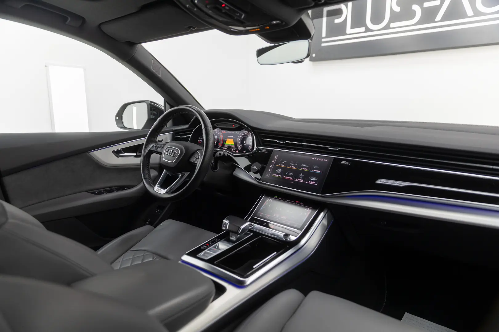 AUDI Q8 55 TFSI e STOC SIBIU