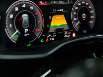 AUDI Q8 55 TFSI e STOC SIBIU