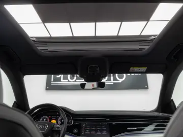 AUDI Q8 55 TFSI e STOC SIBIU