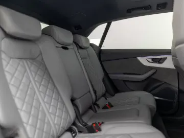 AUDI Q8 55 TFSI e STOC SIBIU