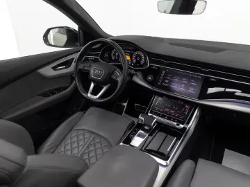 AUDI Q8 55 TFSI e STOC SIBIU