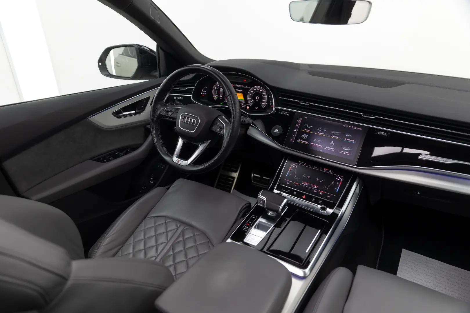 AUDI Q8 55 TFSI e STOC SIBIU