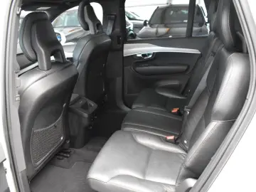 XC90 Momentum Pro AWD AHK LEDER SCHIEBEDACH LED
