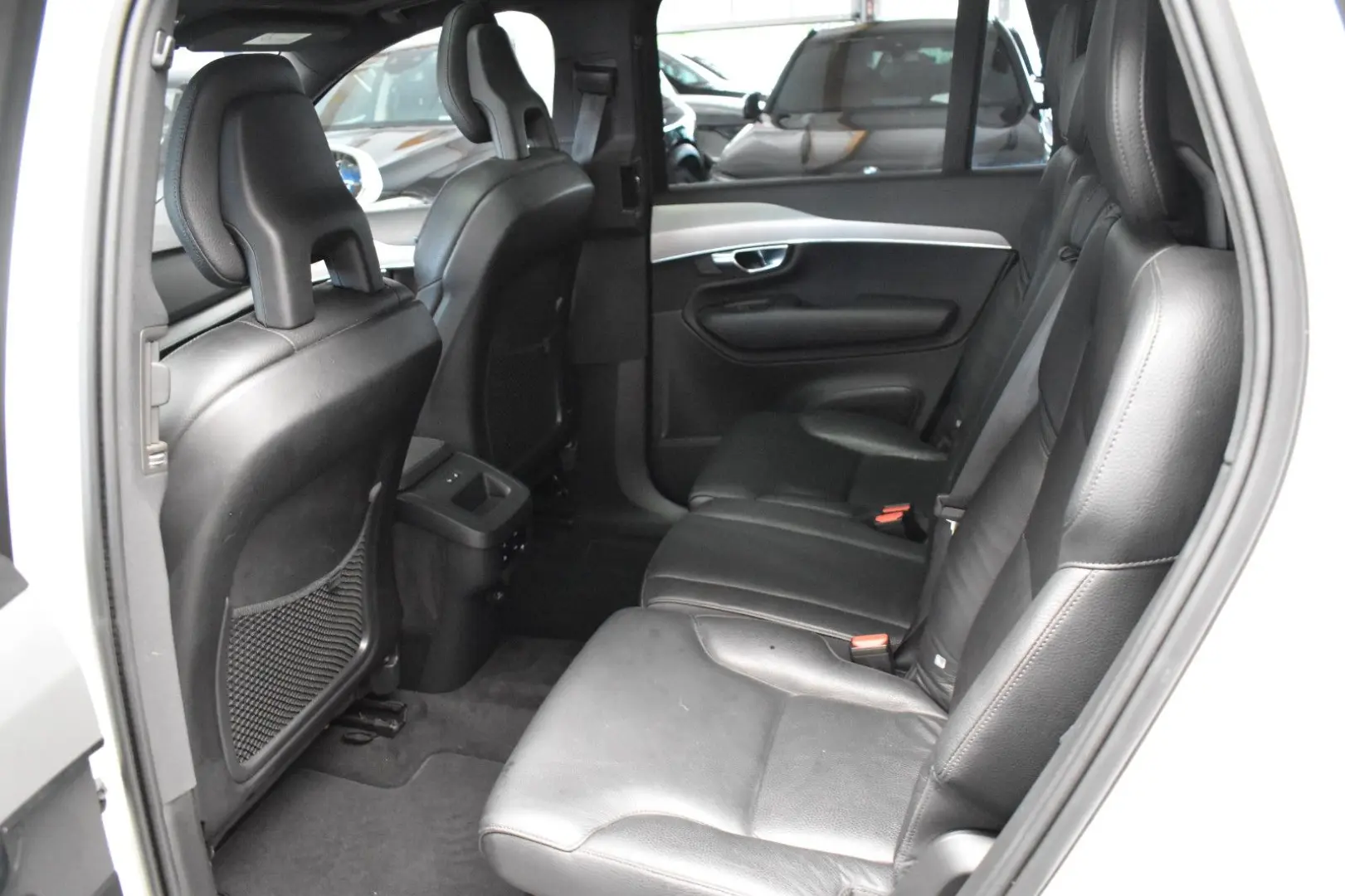 XC90 Momentum Pro AWD AHK LEDER SCHIEBEDACH LED