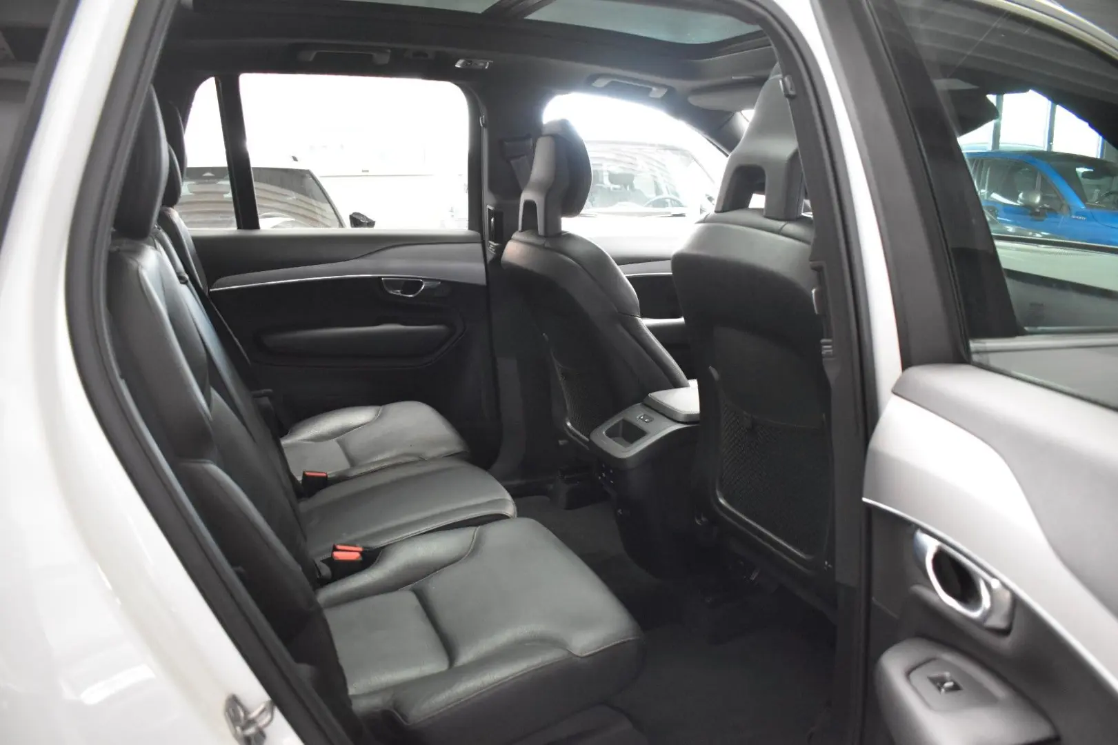 XC90 Momentum Pro AWD AHK LEDER SCHIEBEDACH LED