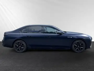 M760e xDrive SkyLounge Bowers&Wilkins Massage