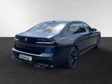 M760e xDrive SkyLounge Bowers&Wilkins Massage