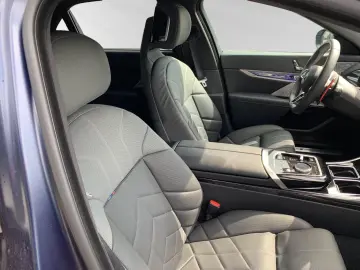 M760e xDrive SkyLounge Bowers&Wilkins Massage
