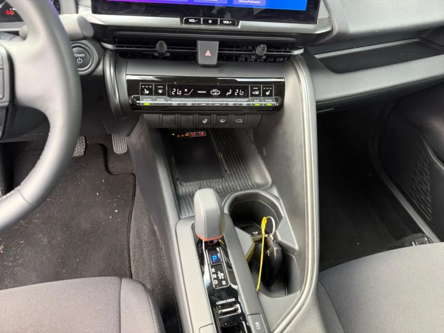 C-HR 1.8 Hybrid Team D Apple Car Play