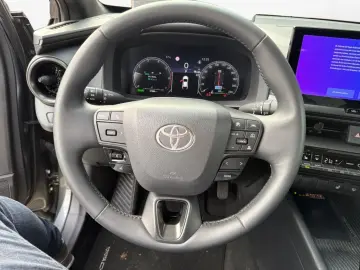 C-HR 1.8 Hybrid Team D Apple Car Play