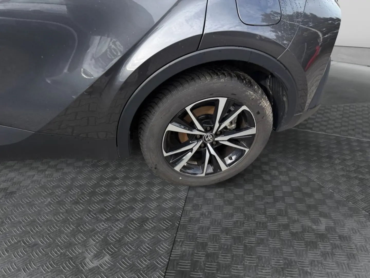 C-HR 1.8 Hybrid Team D Apple Car Play