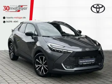 C-HR Hybrid Team D  Smartphone-Integration  Kame