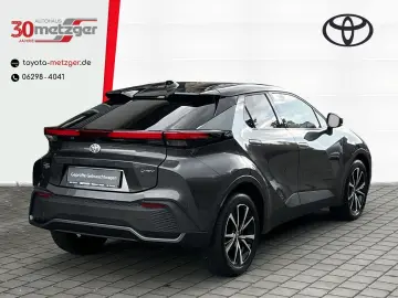 C-HR Hybrid Team D  Smartphone-Integration  Kame