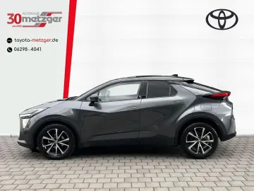 C-HR Hybrid Team D  Smartphone-Integration  Kame