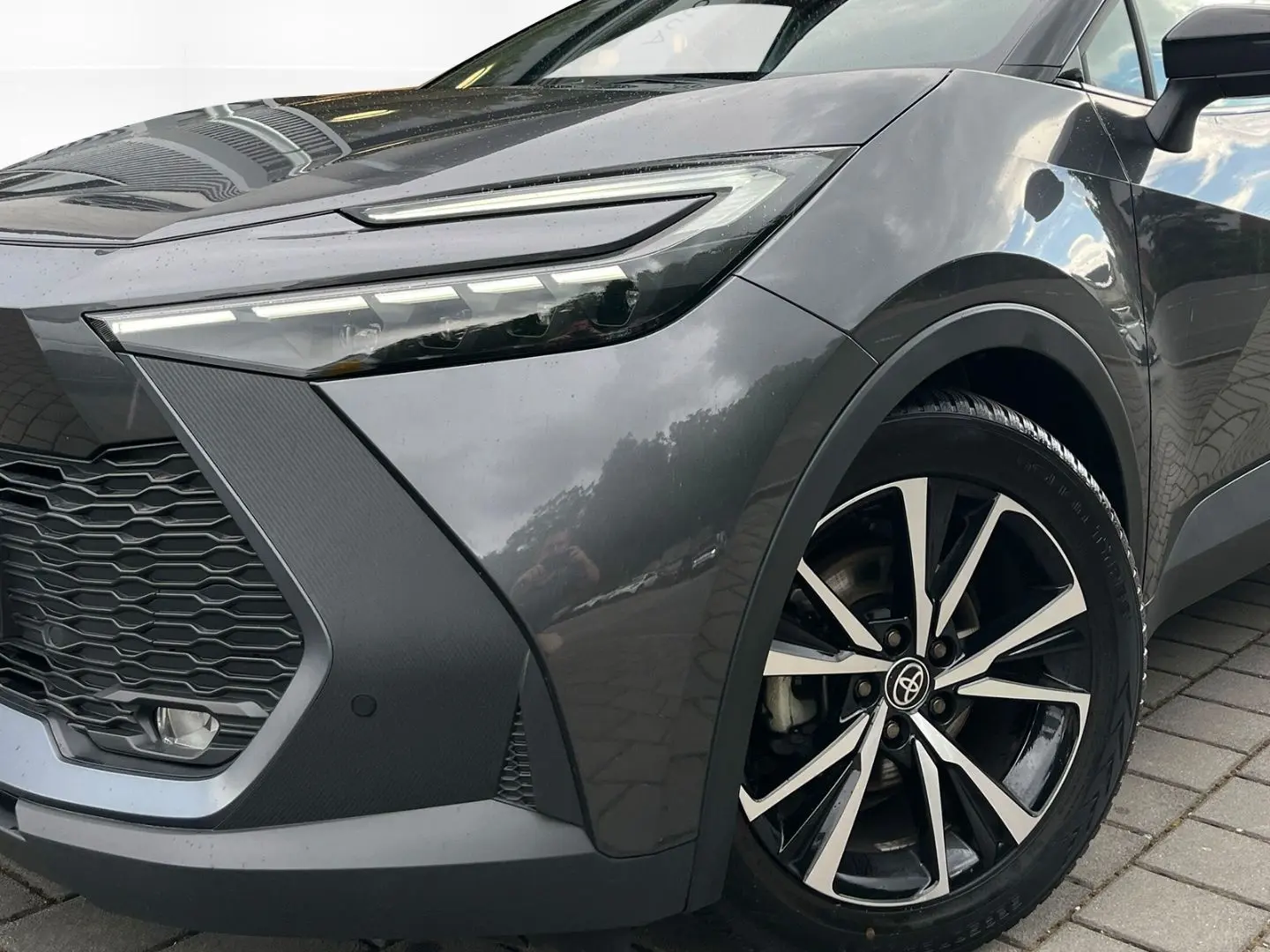 C-HR Hybrid Team D  Smartphone-Integration  Kame