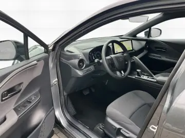 C-HR Hybrid Team D  Smartphone-Integration  Kame