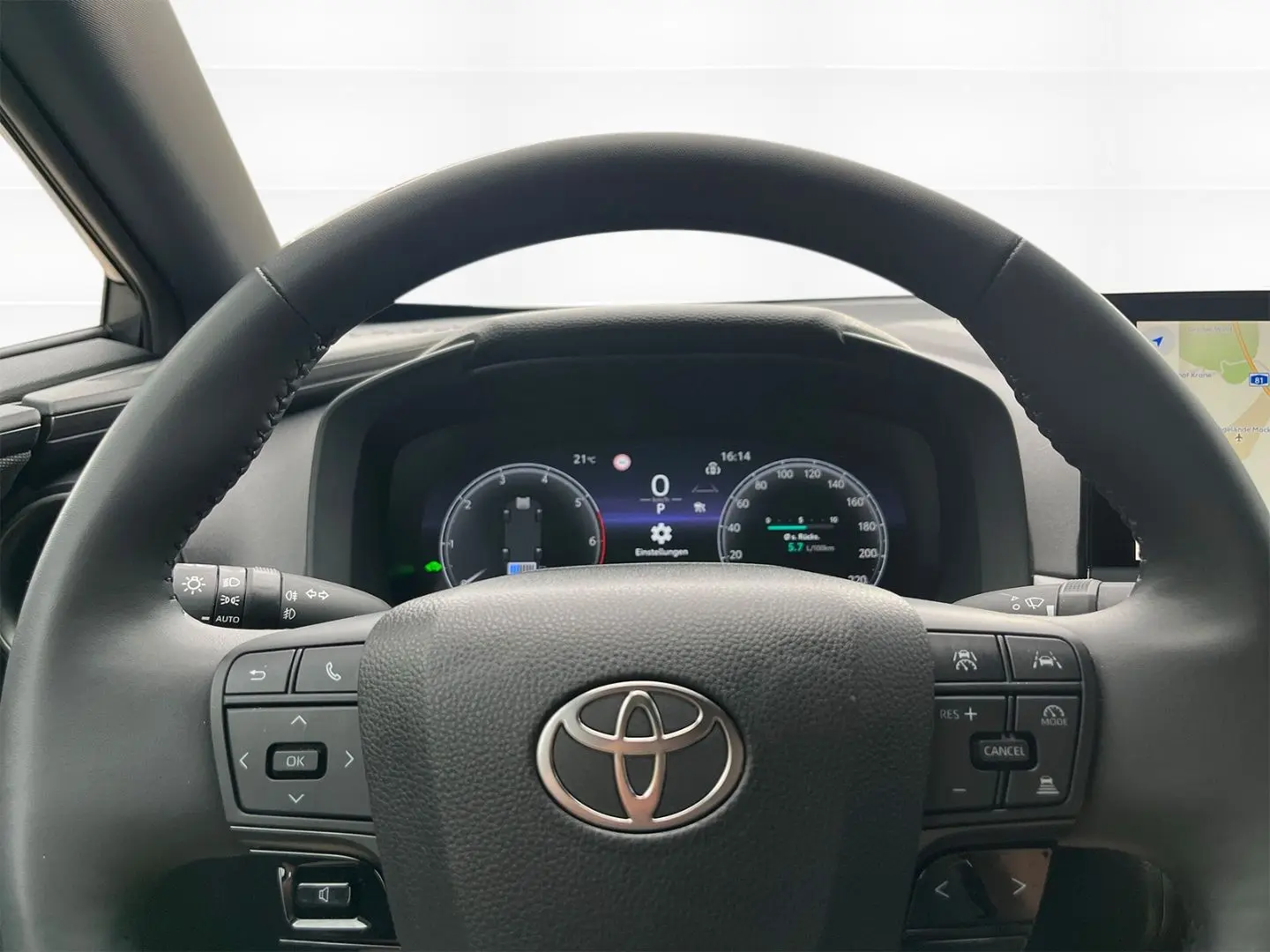 C-HR Hybrid Team D  Smartphone-Integration  Kame