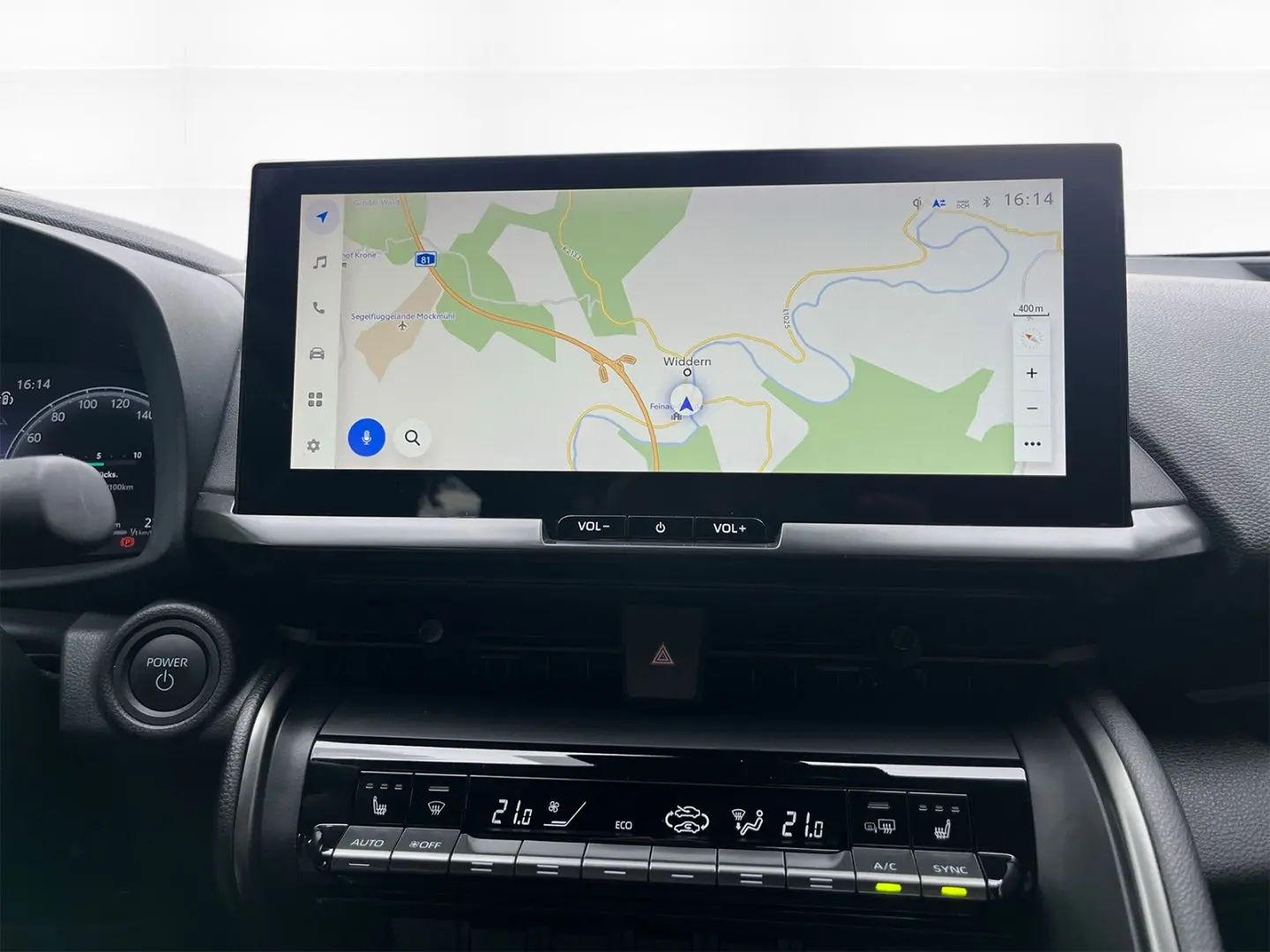 C-HR Hybrid Team D  Smartphone-Integration  Kame