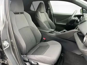 C-HR Hybrid Team D  Smartphone-Integration  Kame