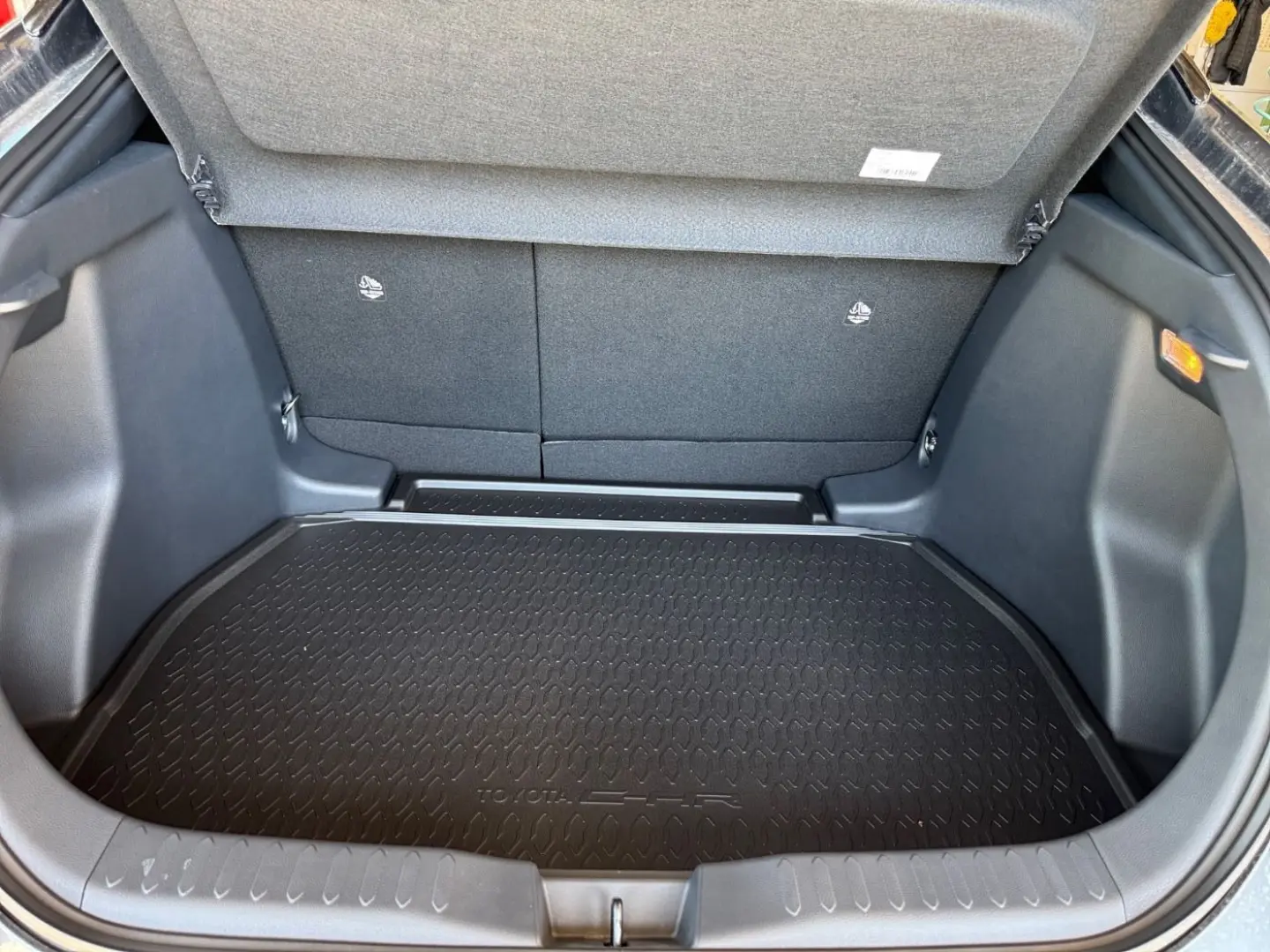 C-HR 1.8 Hybrid Team D mit Technik-Paket AUT