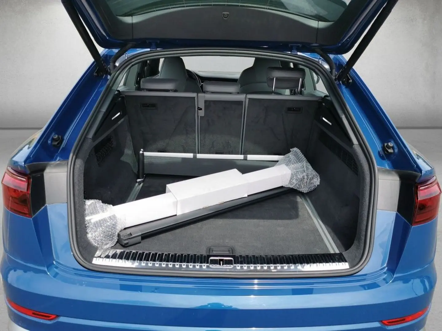 SQ8 SUV TFSI quattro tiptronic AHK HUD LASER B&O