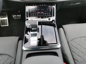 SQ8 SUV TFSI quattro tiptronic AHK HUD LASER B&O