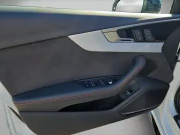 RS 4 Avant TFSI quattro tiptronic  HUD PANO