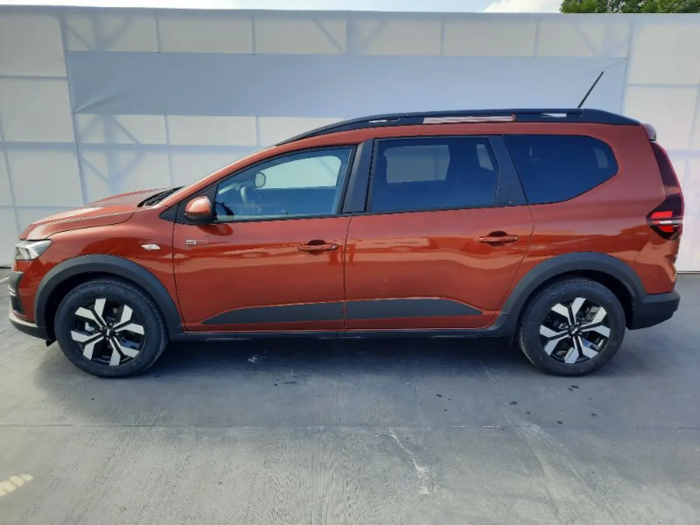 DACIA JOGGER 1.6 Hybrid 140HP EXPRESSION 7 locuri