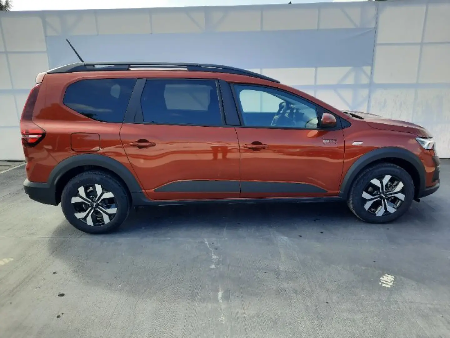 DACIA JOGGER 1.6 Hybrid 140HP EXPRESSION 7 locuri