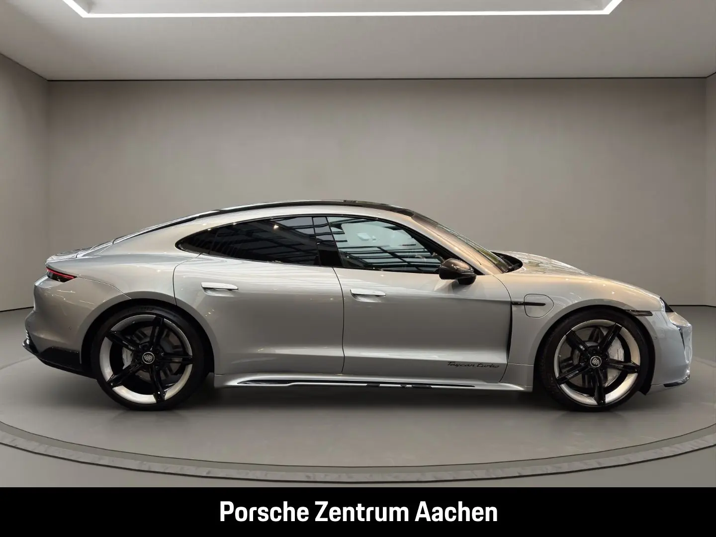 Taycan Turbo Burmester LED-Matrix Panoramadach