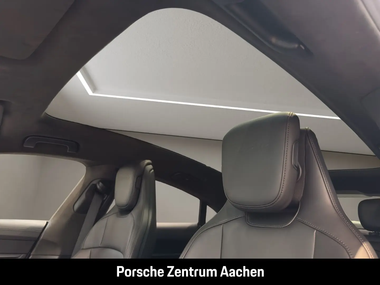 Taycan Turbo Burmester LED-Matrix Panoramadach