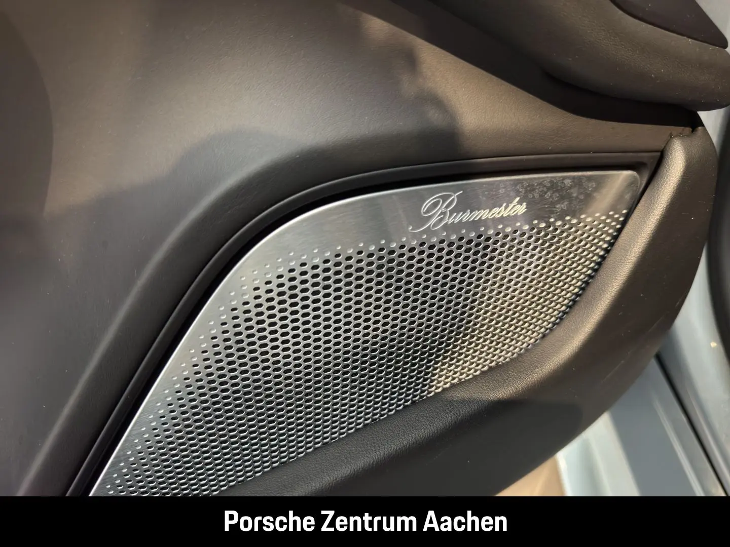 Taycan Turbo Burmester LED-Matrix Panoramadach