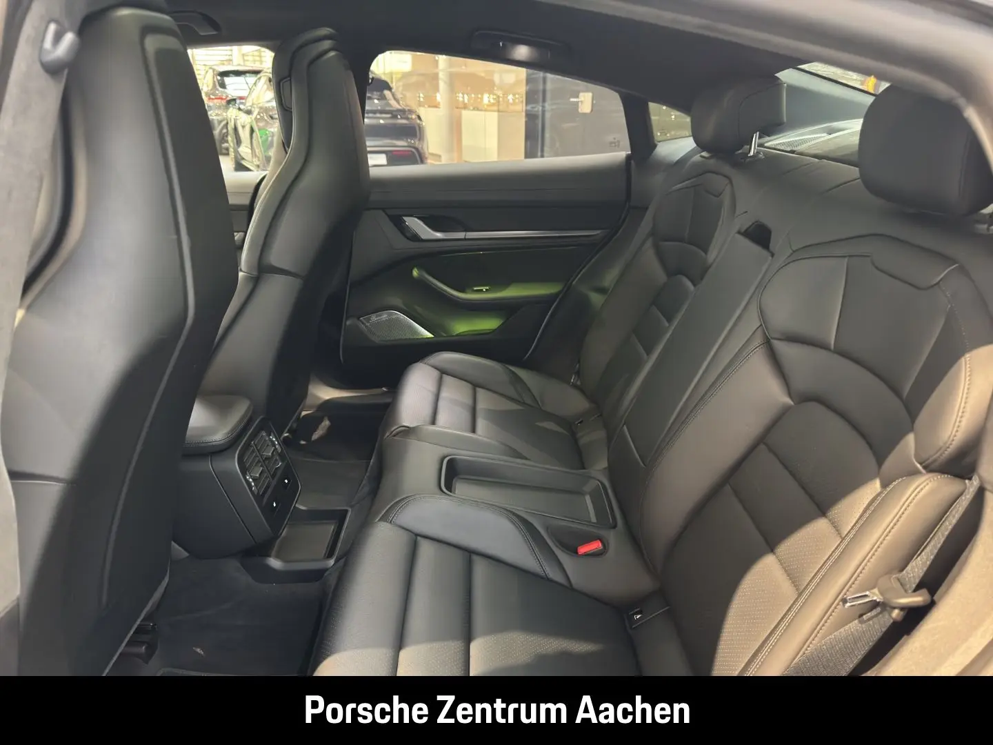 Taycan Turbo Burmester LED-Matrix Panoramadach