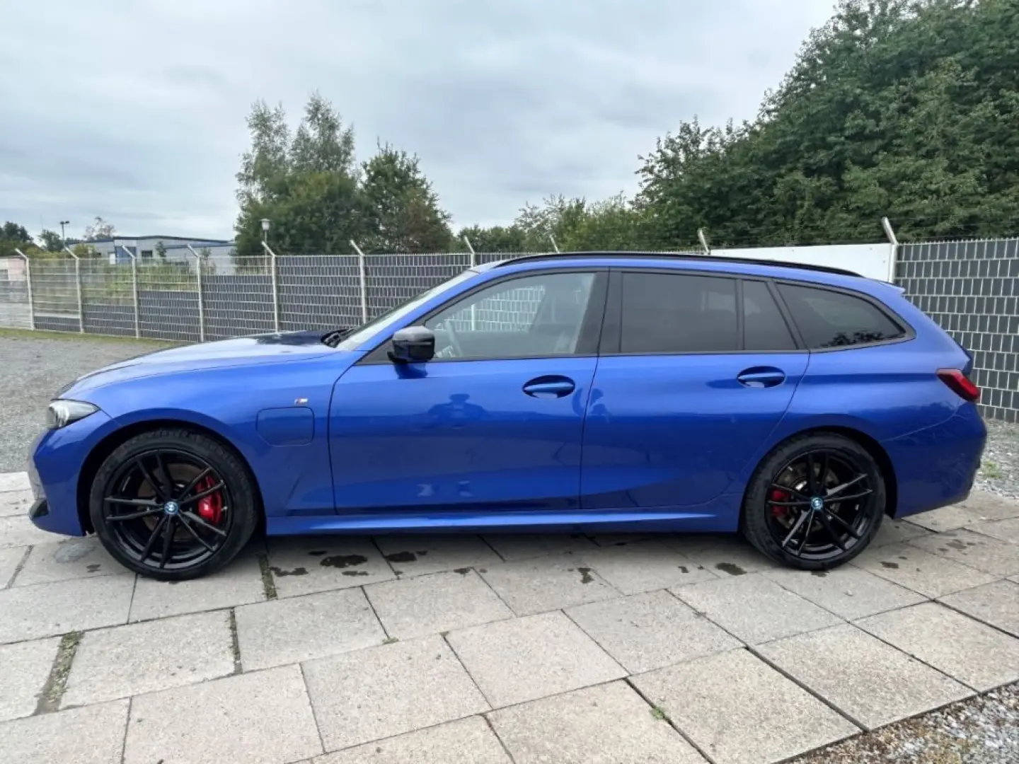 330 e xDrive Touring M Sport Pro Head-Up eSitze