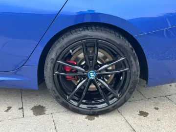 330 e xDrive Touring M Sport Pro Head-Up eSitze