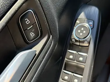 Ford Kuga 2.0 EcoBlue A8 AWD Titanium