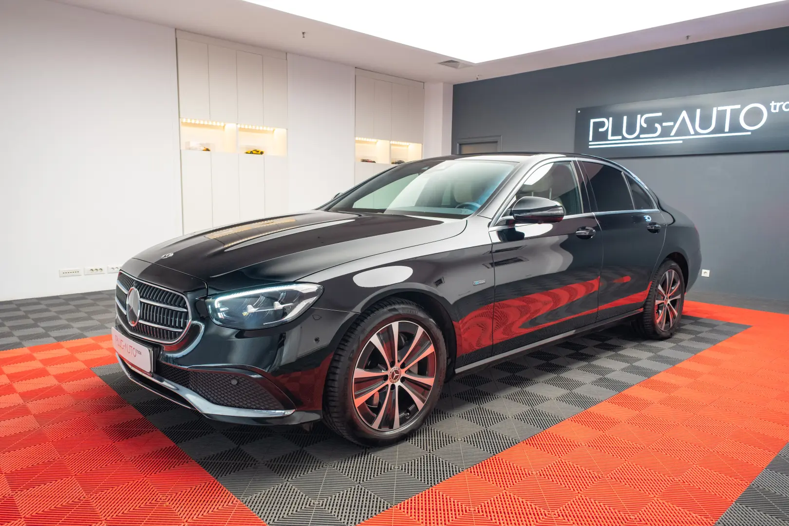 Mercedes Benz E 300e