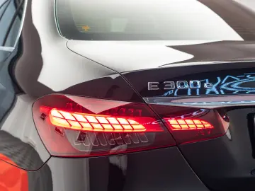 Mercedes Benz E 300e
