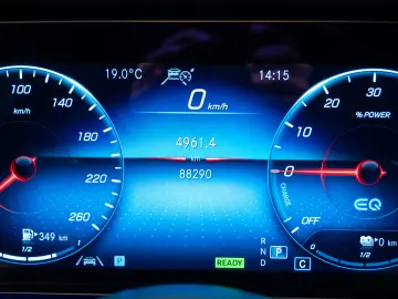 Mercedes Benz E 300e