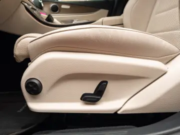 Mercedes Benz E 300e