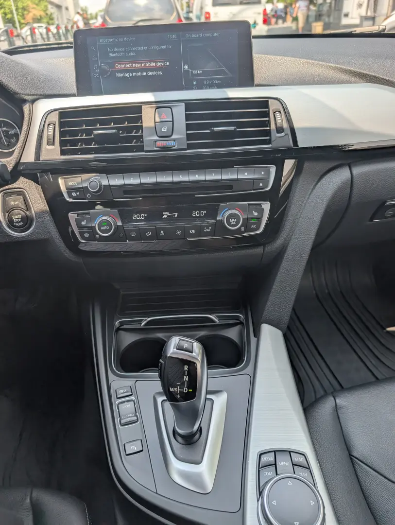 BMW 320