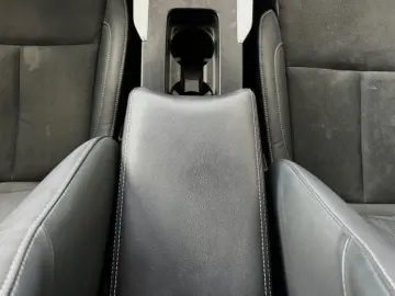 MITSUBISHI ECLIPSE CROSS 2.4 PHEV Intense CVT 4WD